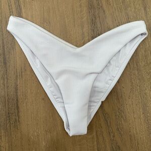 NWT: SIZE SMALL BEACH RIOT BOTTOM